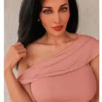 Flora Saini